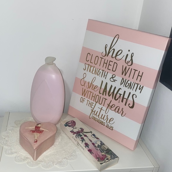 Proverbs 31:25 Wall Decor - Picture 2 of 6